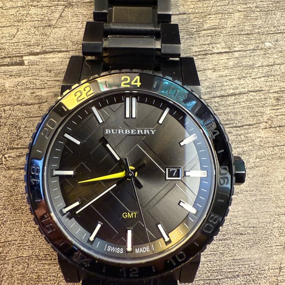 Burberry THE CITY GUNMETAL DATE WATCH - Picture 1 of 10